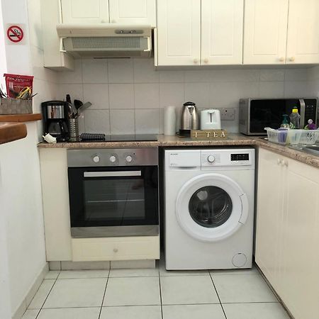 Stylish 1 Bedroom Apartment In Limnaria Gardens Pafos Dış mekan fotoğraf