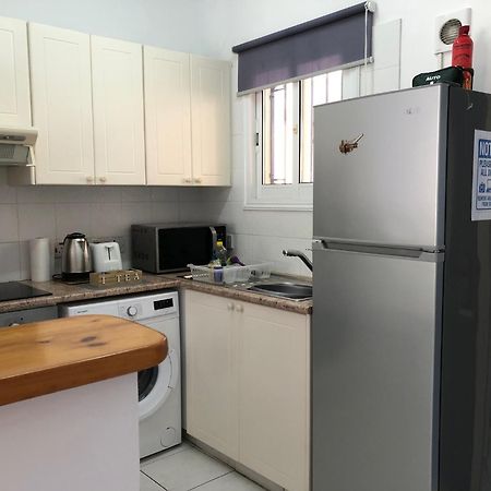 Stylish 1 Bedroom Apartment In Limnaria Gardens Pafos Dış mekan fotoğraf