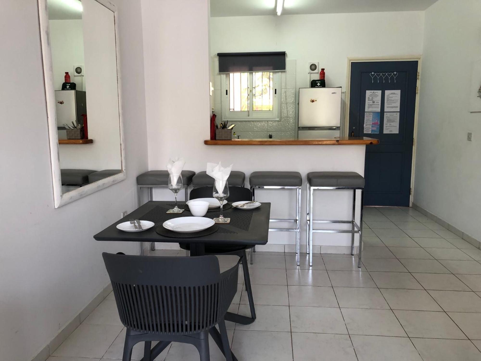 Stylish 1 Bedroom Apartment In Limnaria Gardens Pafos Dış mekan fotoğraf