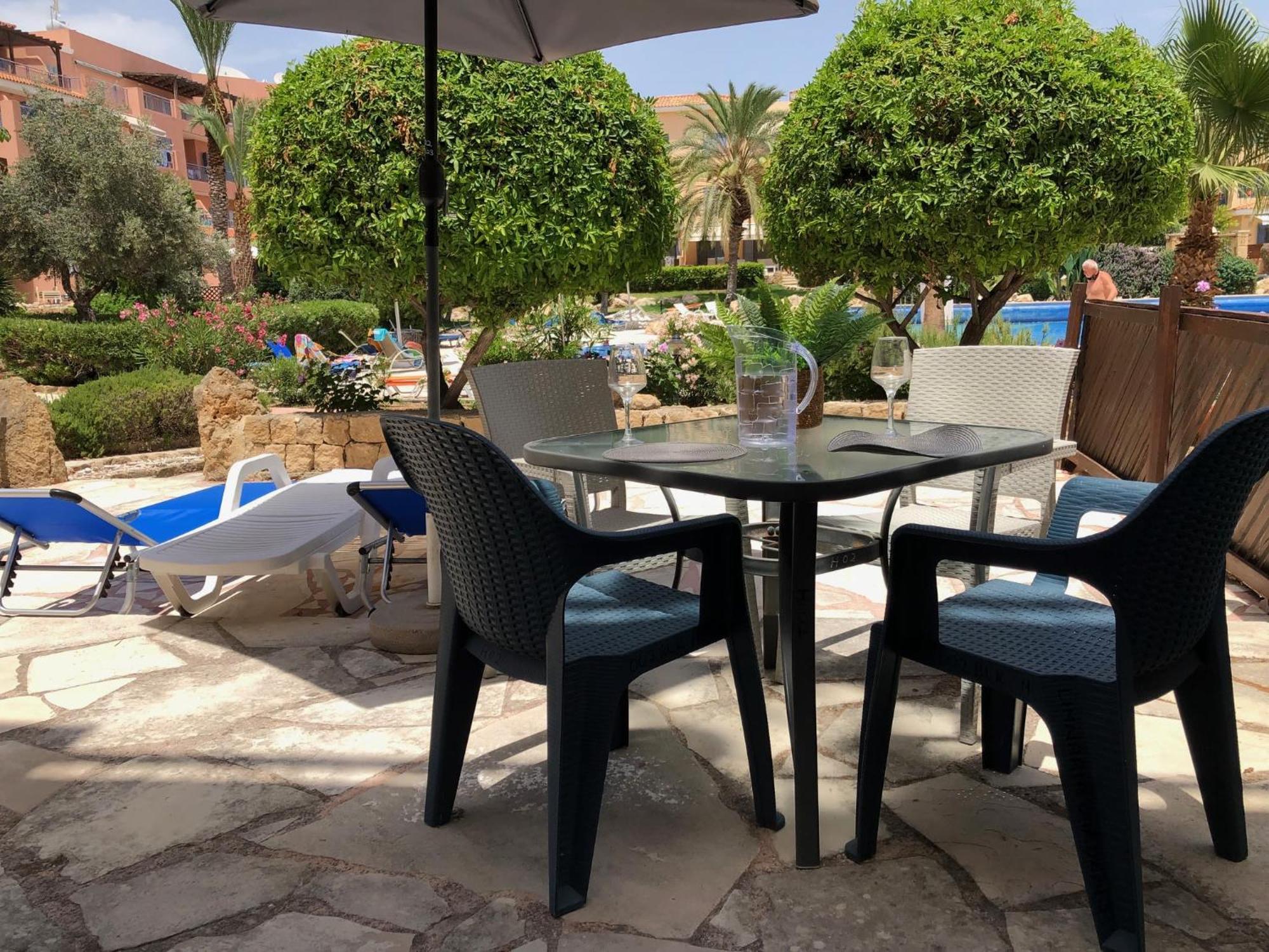 Stylish 1 Bedroom Apartment In Limnaria Gardens Pafos Dış mekan fotoğraf