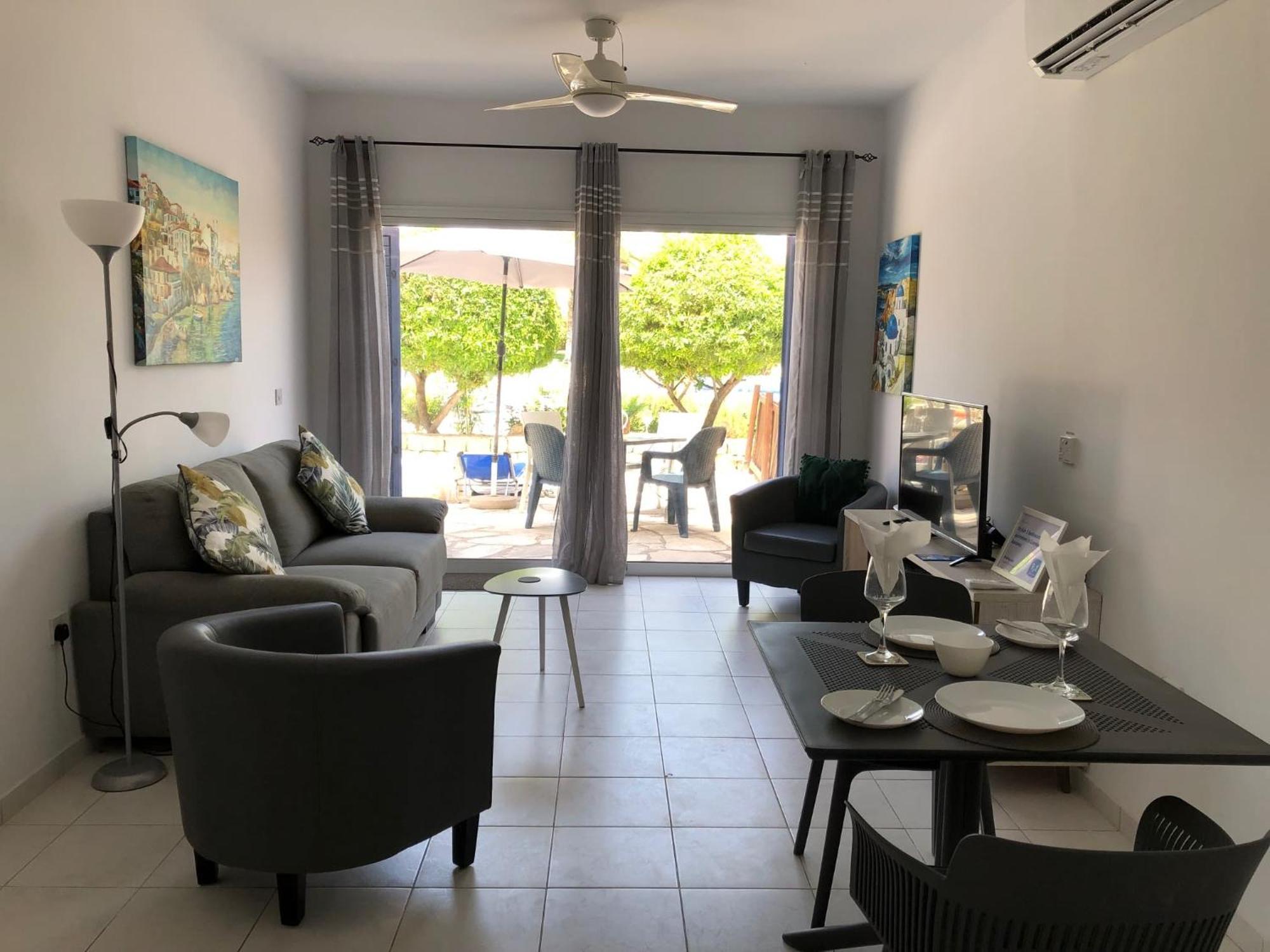 Stylish 1 Bedroom Apartment In Limnaria Gardens Pafos Dış mekan fotoğraf